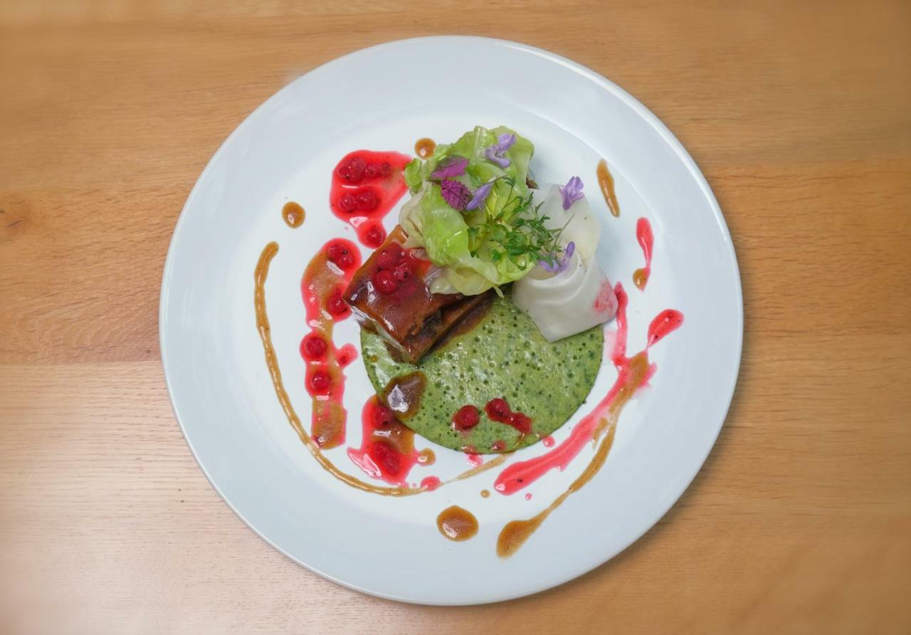2Theimat - Hotel & Restaurant Morbach Bagian luar foto